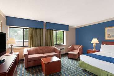 Отель Baymont By Wyndham Memphis East