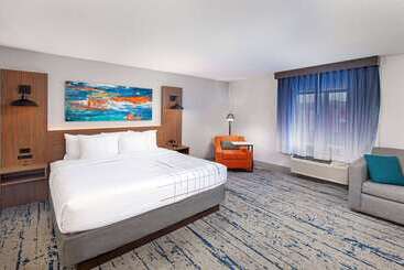 هتل La Quinta By Wyndham Nashville Airport