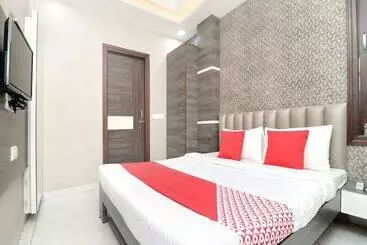 ホテル Sukh Regency By Oyo Rooms