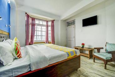 Apartamento Oyo 12406 Home Valley View Bhattakufer