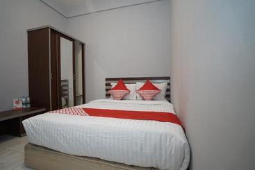 Hôtel Oyo 1333 Costarina