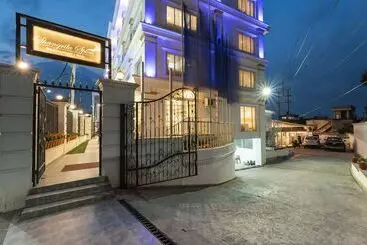 هتل Shangrila Blu