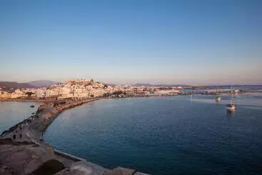 Hotelli Glaronissi Beach