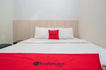 Hotel Reddoorz Near Matahari Singosaren Solo