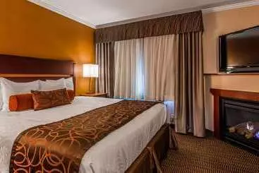 בית מלון כפרי Best Western Plus Landmark Inn