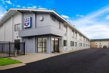 Motelli Knights Inn Grand Rapids East Airport