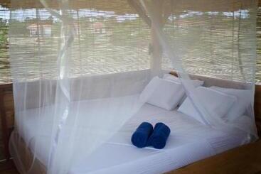 فندق Whisky Point Resort