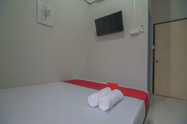Пансион Reddoorz @ Jalan Pelita Batam