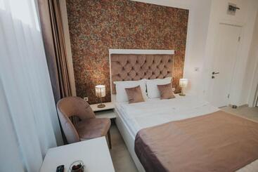 Отель Marabella