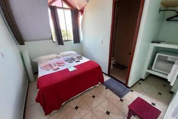 פנסיון Pousada Adorno