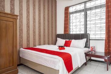 Pension (Hôtel basse catégorie) Reddoorz Near Universitas Widyagama Malang
