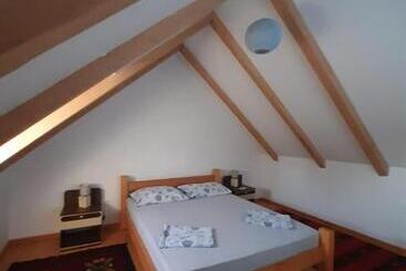 پانسیون Balabani Local Stay