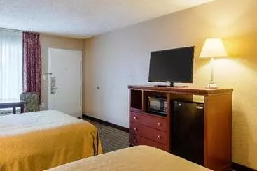 Отель Quality Inn Louisville