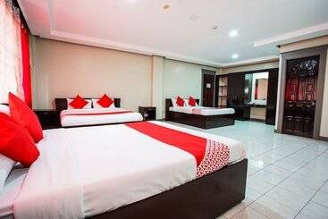 בית מלון כפרי Oyo 192 Tcc Condohostel