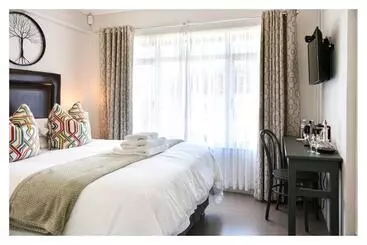 ベッドアンドブレックファースト 66 On Monzali 4 Star Luxury Guesthouse