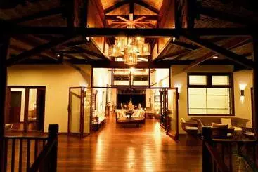 تختخواب و صبحانه Lakeview Lodge Ngapali