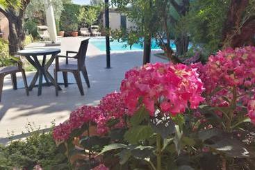 La Sughera  Bed & Breakfast