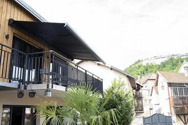 민박 Les Tanneries