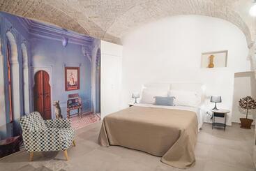 Отель Petrantiche   Albergo Diffuso