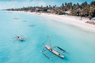 Апарт-отель Joya' Beach Suites & Villa