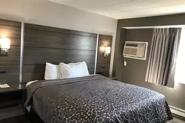 فندق Hometown Inn