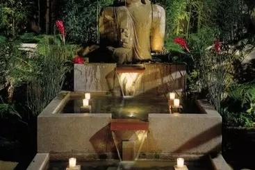 هتل Tradewinds Carmel