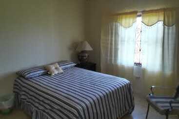 تختخواب و صبحانه The Greenville