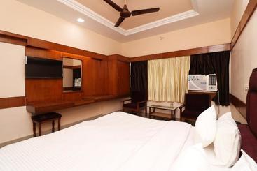 Hotel Spot On 37002 Natraj