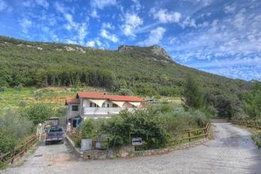 פנסיון La Sosta