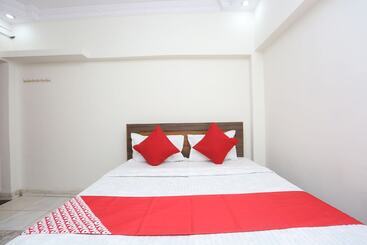 Hotell Oyo 36007 Mahendra Saver
