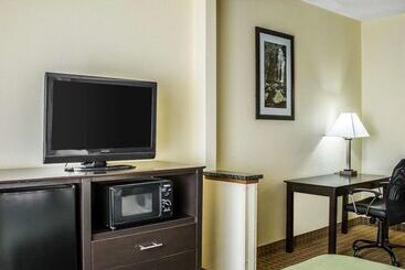호텔 Quality Inn