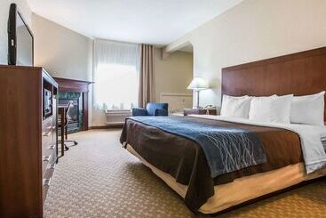 בית מלון כפרי Quality Inn & Suites Dixon Near I88