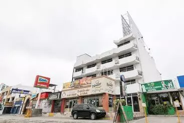 هتل آپارتمان Capital O Zona Dorada Inn, Mazatlán