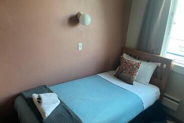 בית מלון כפרי The Eagle