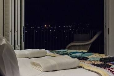 بنسيون Somerset View Guest House