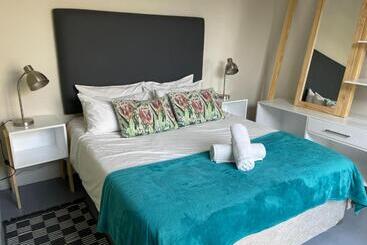 هتل آپارتمان The Cabin