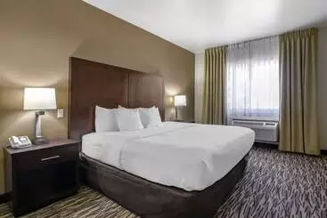 Отель Comfort Suites Portland Airport
