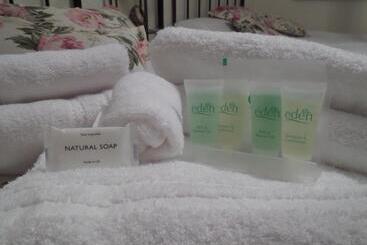 膳宿费 Dromard House