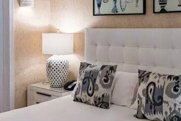 Отель Chateau Inn And Suites