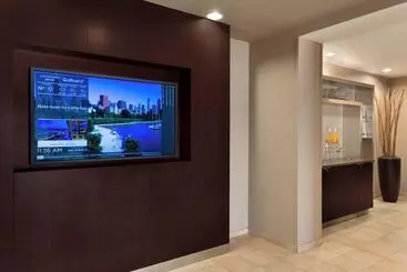 هتل Courtyard By Marriott Bloomington Normal