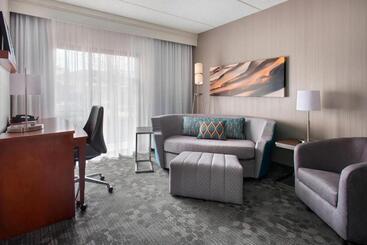 فندق Courtyard By Marriott Fishkill