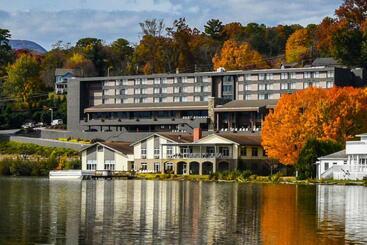 אתר נופש The Terrace Hotel At Lake Junaluska
