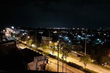 מלון דירות The Greenery Central Suite &