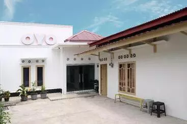 Otel Oyo 1185 Sachila Residence Syariah