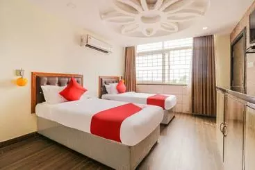 Hotel Oyo 8867  Jaya Grand Saver