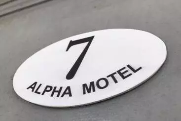 Alpha Motel