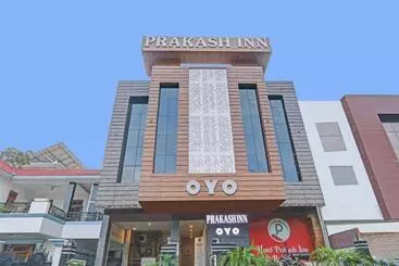 ホテル Fab Prakash Inn