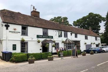 تختخواب و صبحانه The Angel Inn, Heytesbury