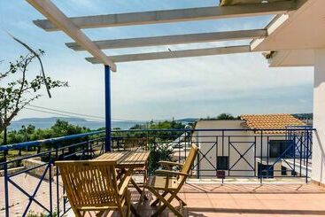 פנסיון Lontosvillage