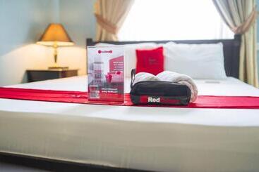 בית מלון כפרי Reddoorz @ Tolentino East Road Tagaytay